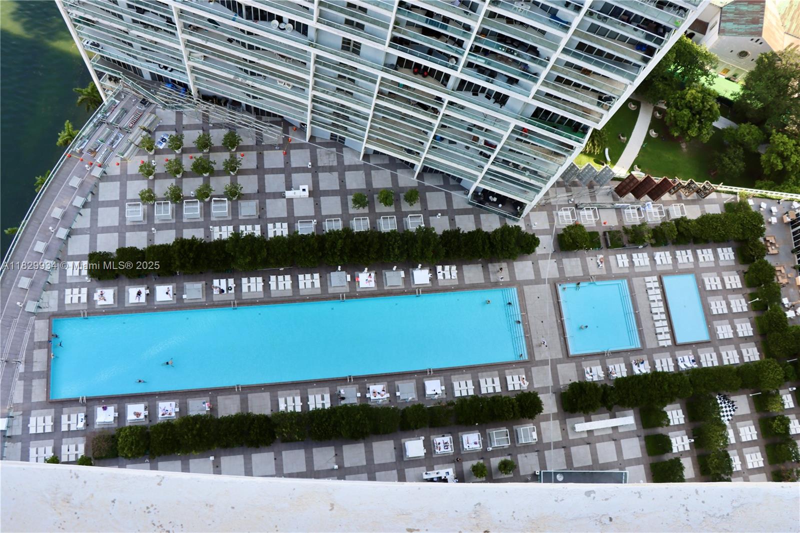 475 Brickell Ave #4207, Miami FL 33131