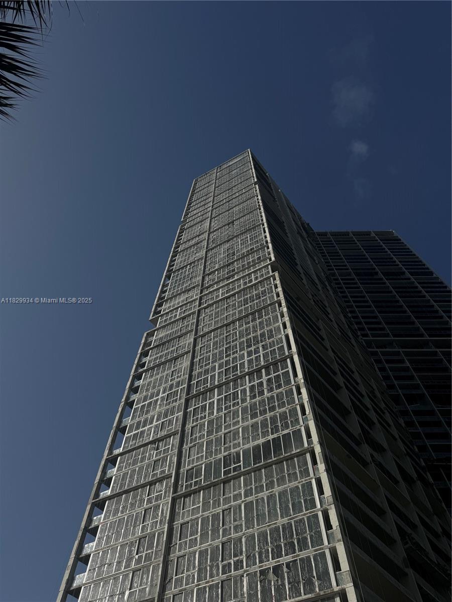 475 Brickell Ave #4207, Miami FL 33131