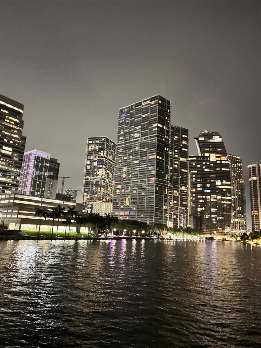 475 Brickell Ave #4207, Miami FL 33131