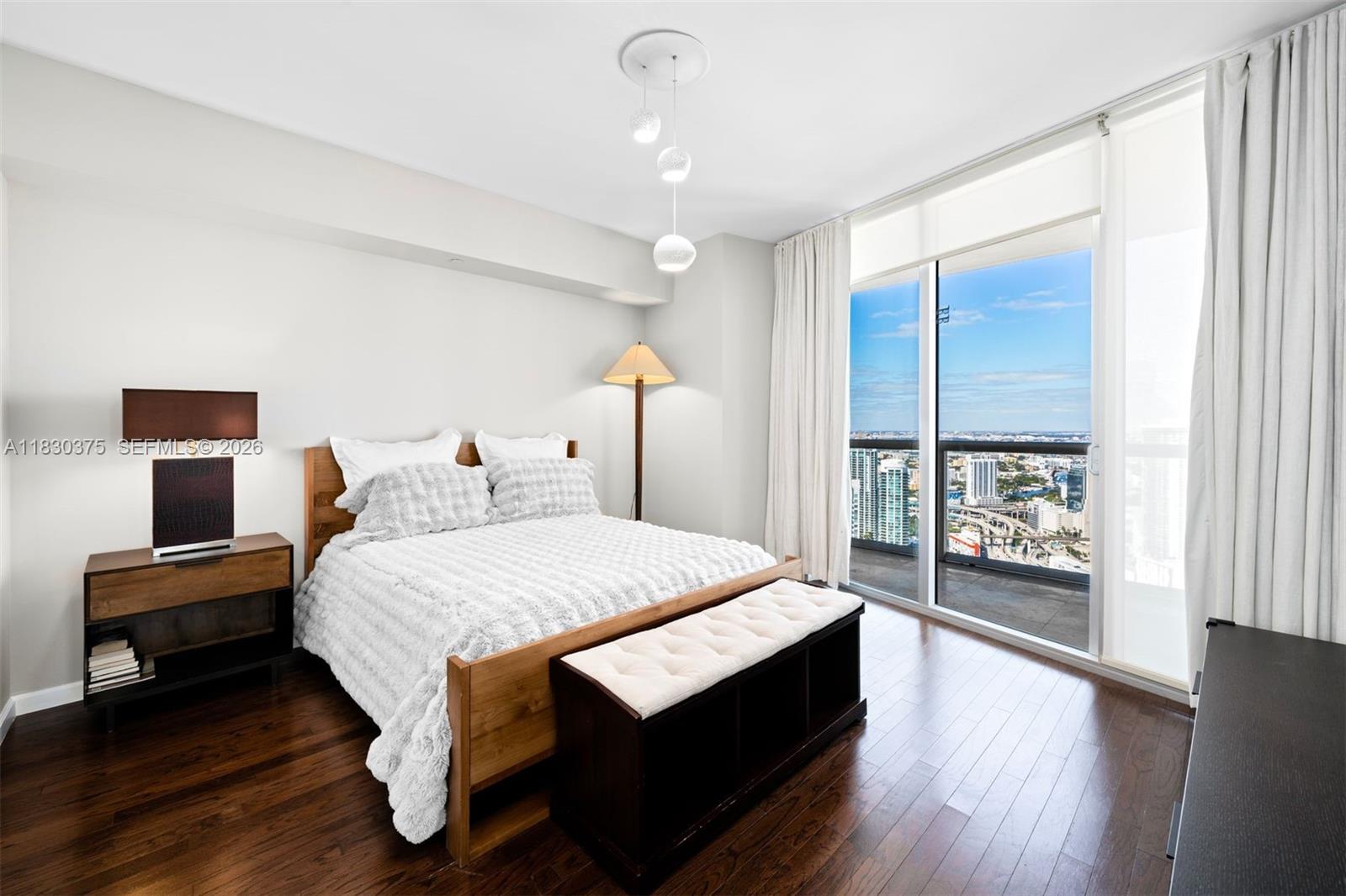 465 Brickell Ave #5302, Miami FL 33131