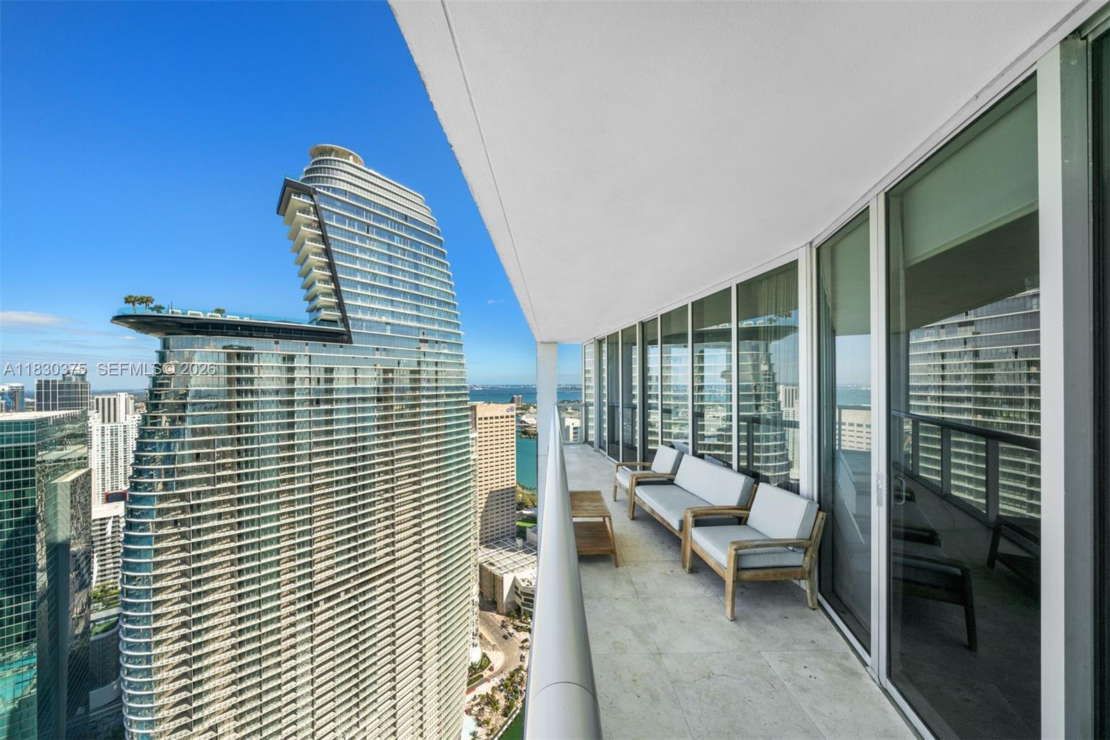 465 Brickell Ave #5302, Miami FL 33131