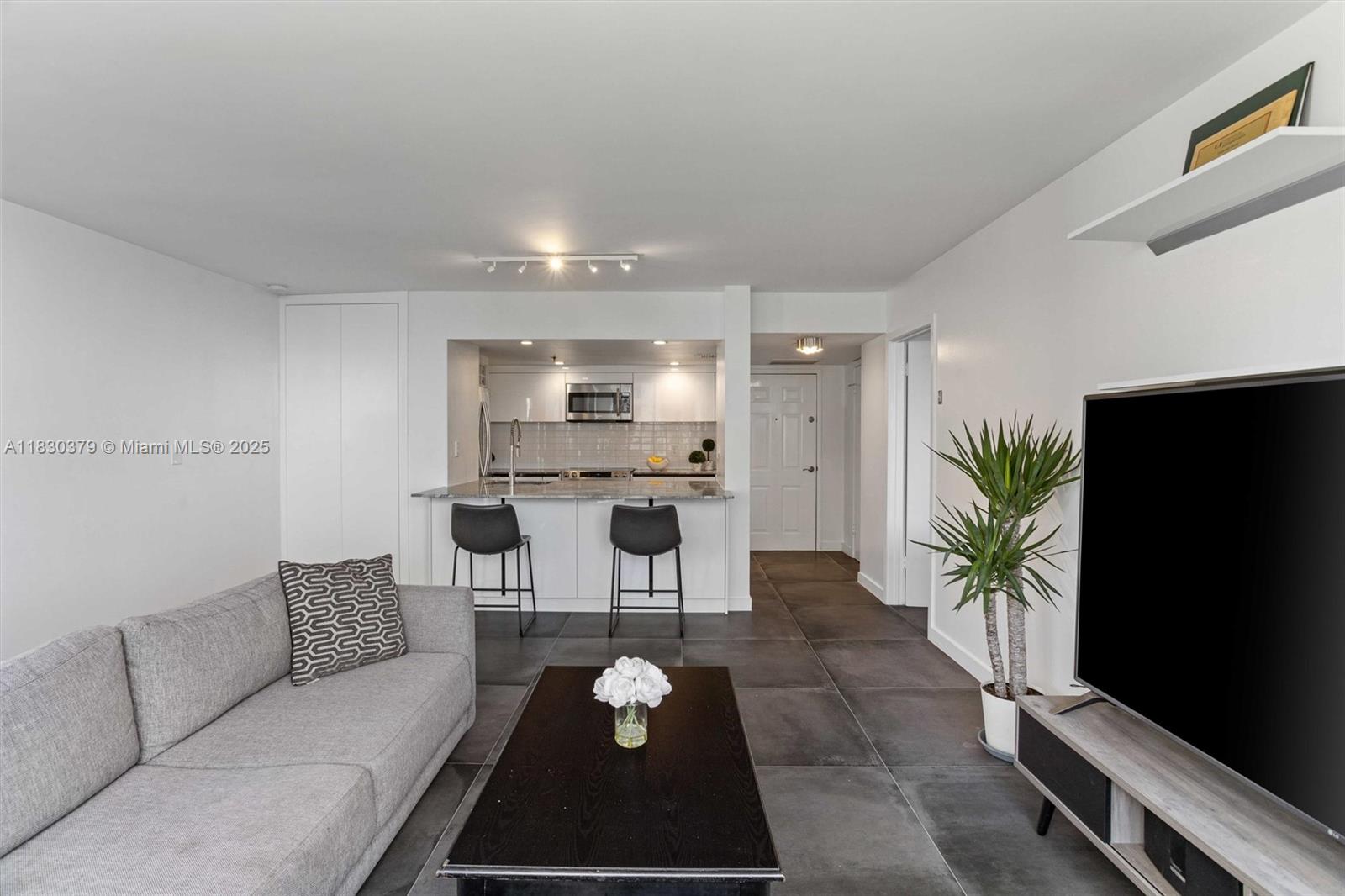 540 Brickell Key Dr #1519, Miami FL 33131