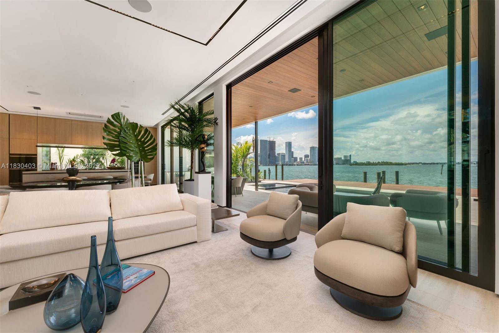 1045 N Venetian Dr, Miami FL 33139