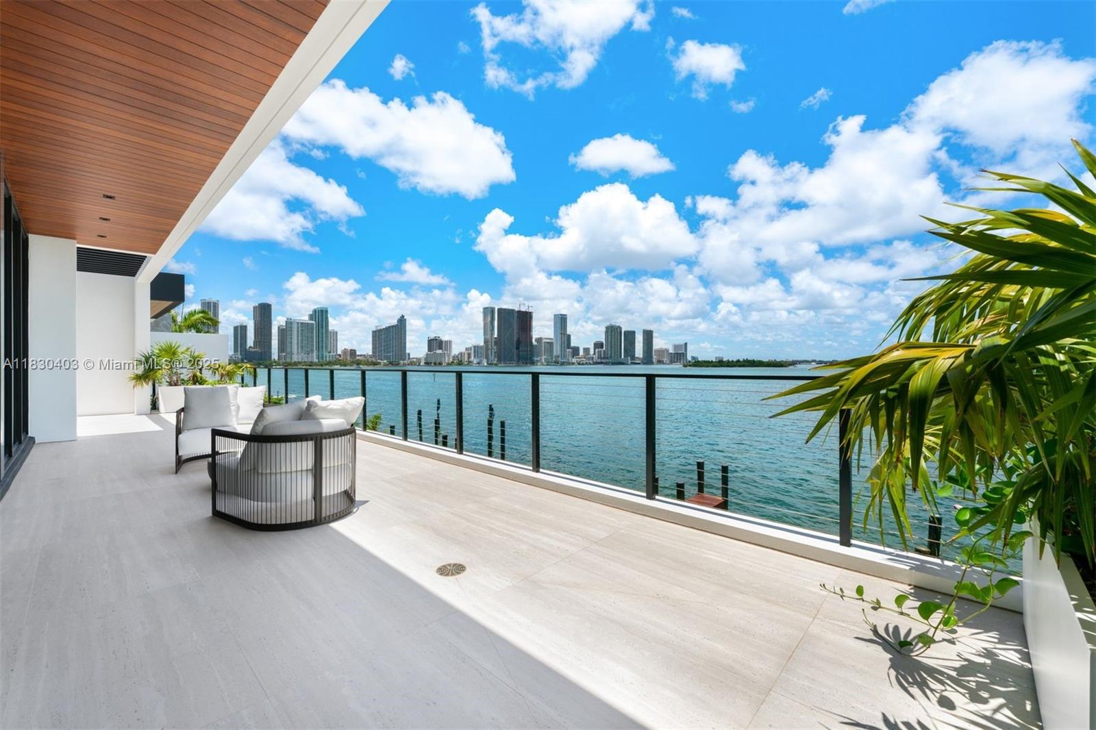 1045 N Venetian Dr, Miami FL 33139