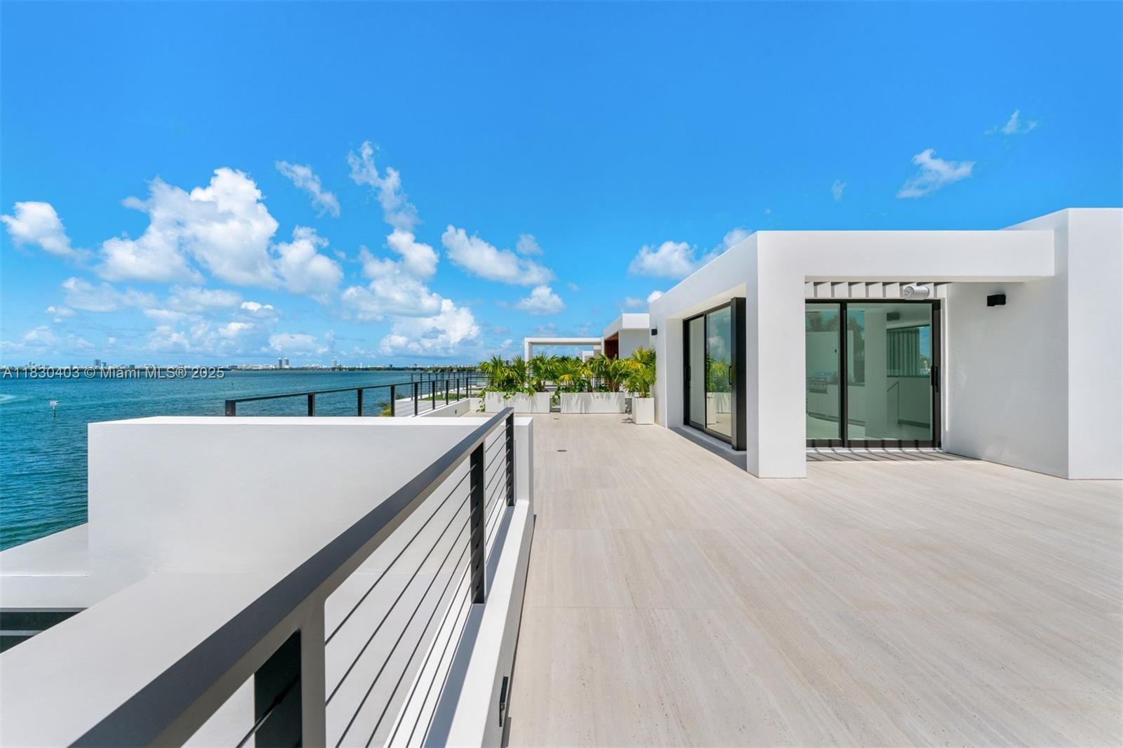 1045 N Venetian Dr, Miami FL 33139