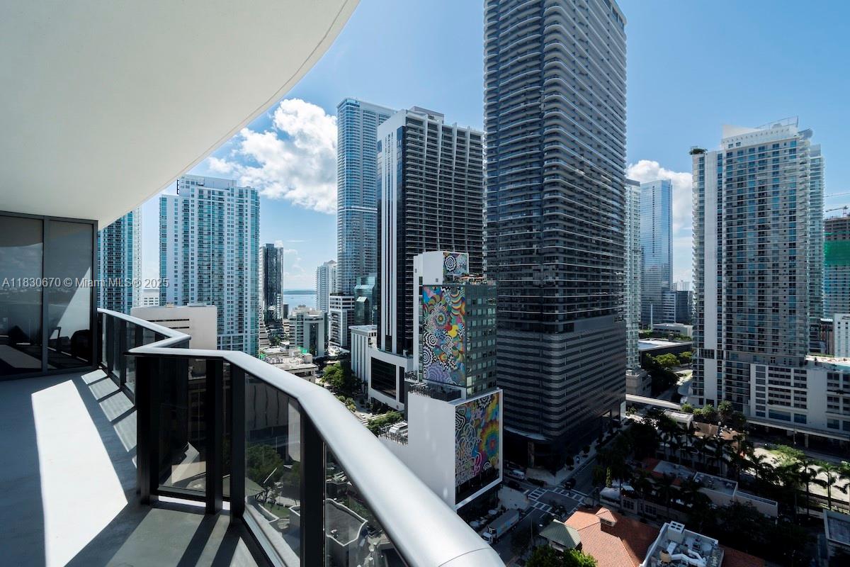 45 SW 9th St #1906, Miami FL 33130