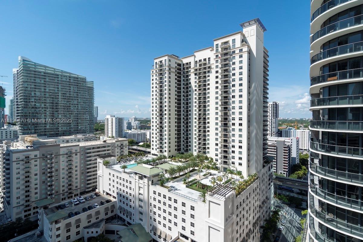 45 SW 9th St #1906, Miami FL 33130