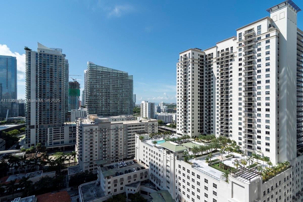 45 SW 9th St #1906, Miami FL 33130
