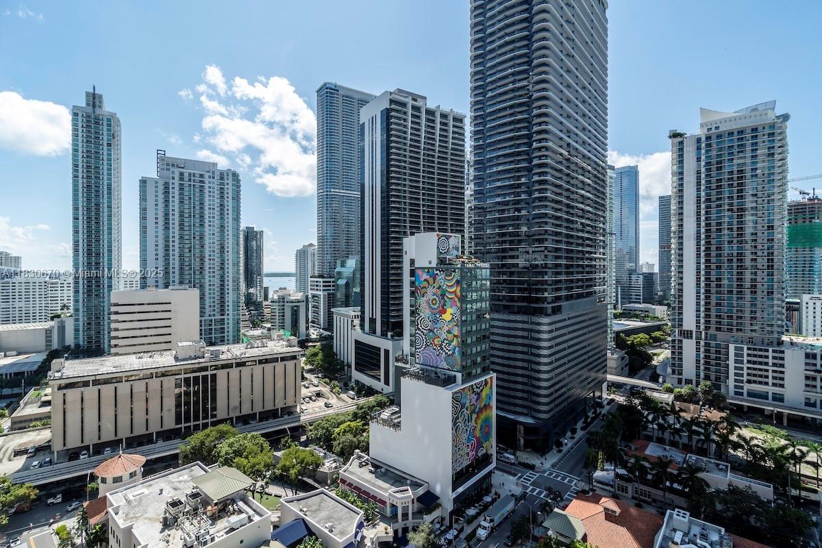 45 SW 9th St #1906, Miami FL 33130