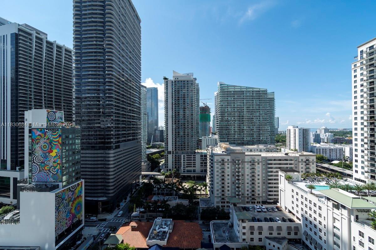 45 SW 9th St #1906, Miami FL 33130