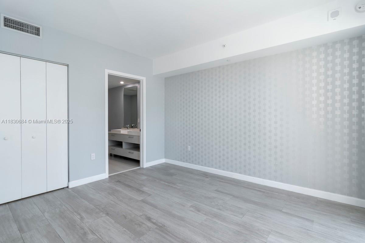 45 SW 9th St #1906, Miami FL 33130