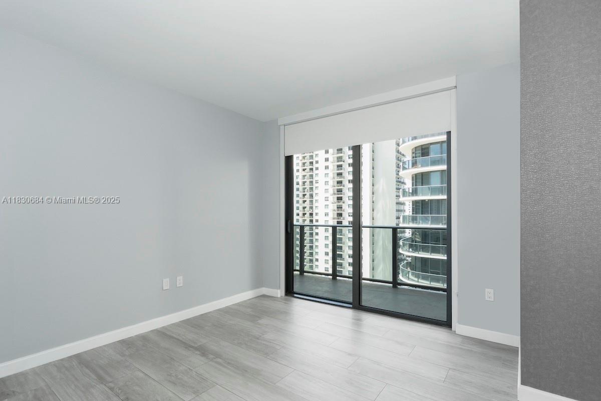 45 SW 9th St #1906, Miami FL 33130