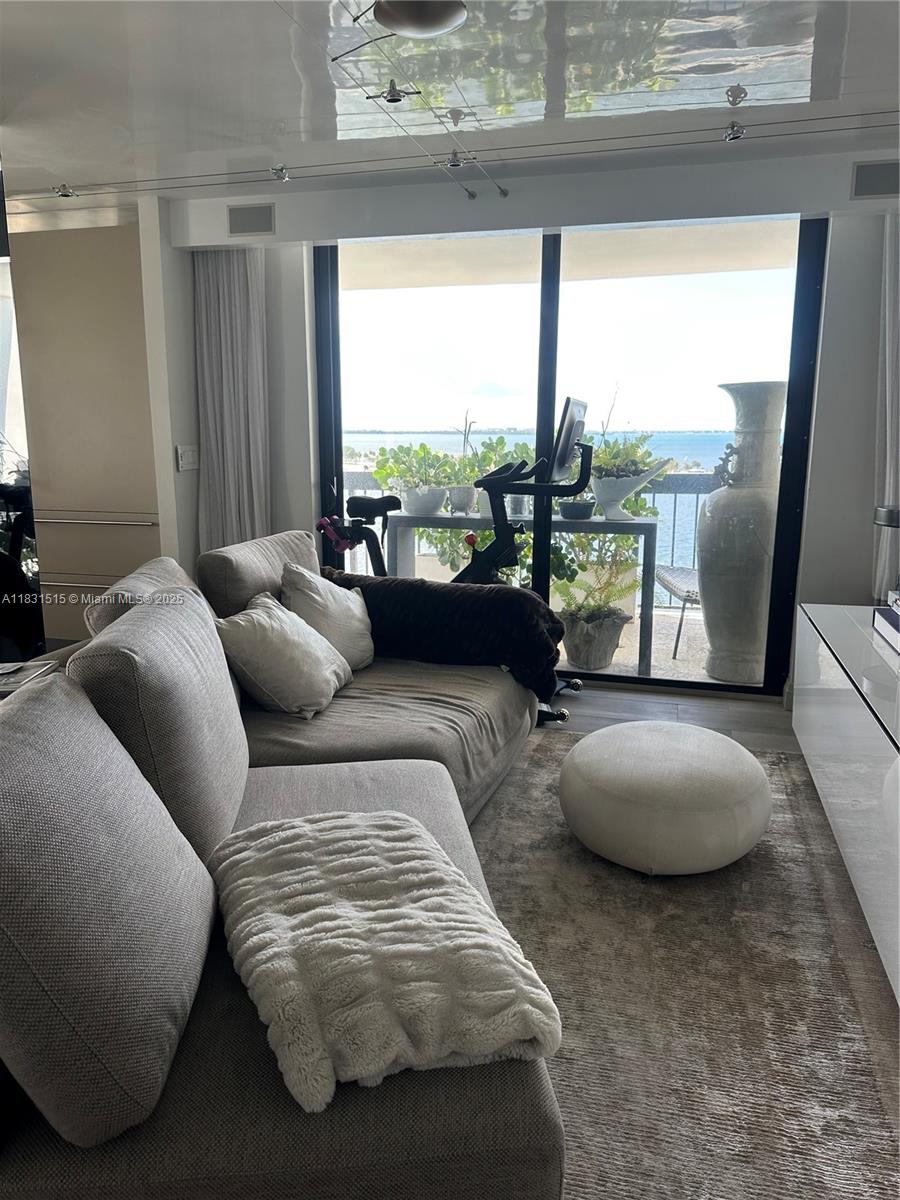 2333 Brickell Ave #901, Miami FL 33129