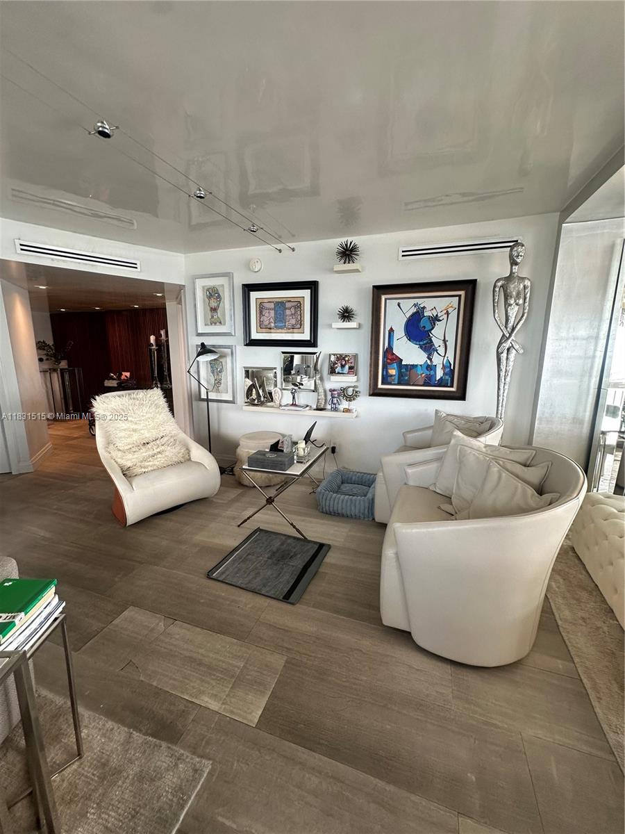 2333 Brickell Ave #901, Miami FL 33129