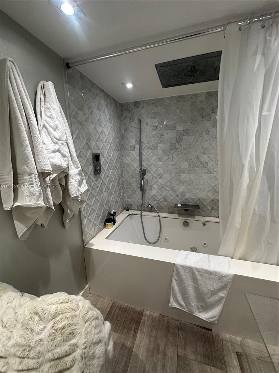 2333 Brickell Ave #901, Miami FL 33129