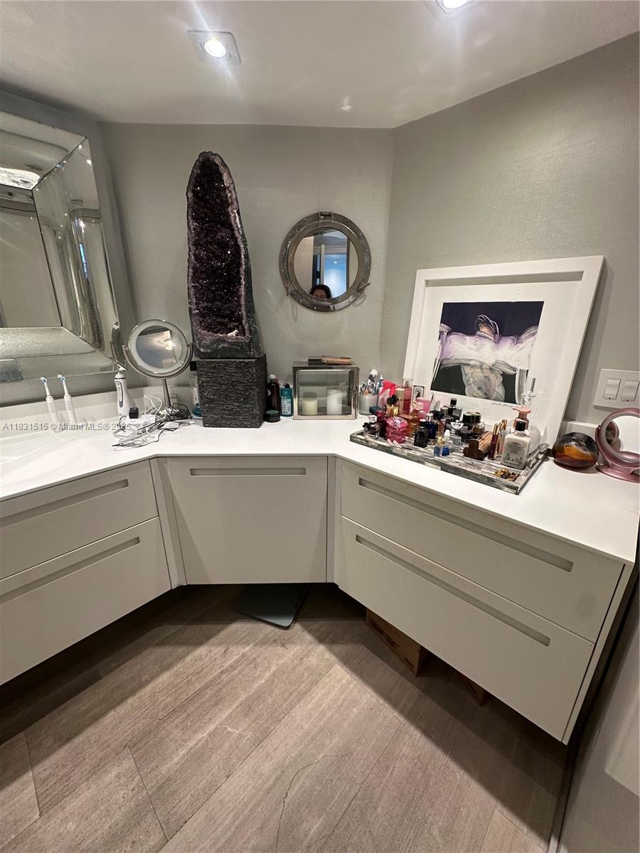 2333 Brickell Ave #901, Miami FL 33129