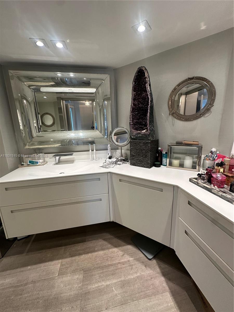 2333 Brickell Ave #901, Miami FL 33129
