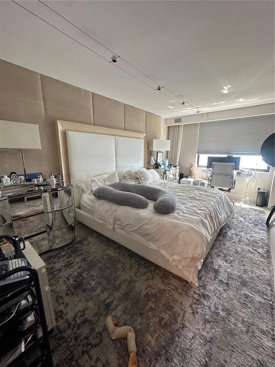2333 Brickell Ave #901, Miami FL 33129