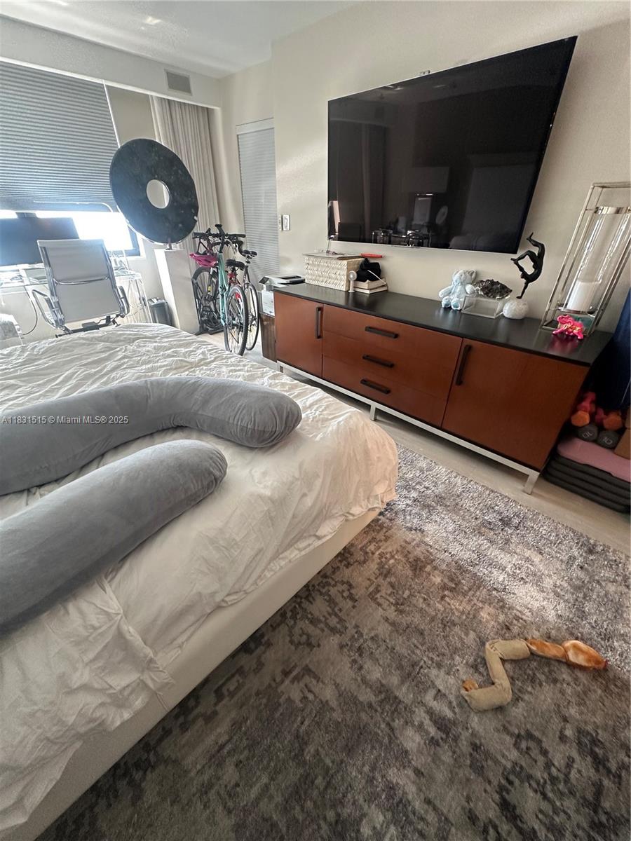 2333 Brickell Ave #901, Miami FL 33129