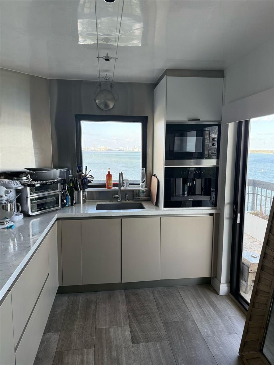 2333 Brickell Ave #901, Miami FL 33129
