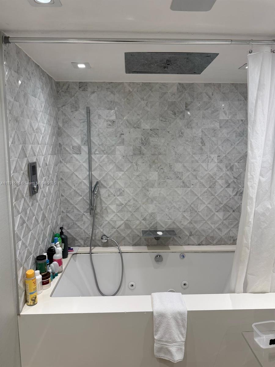 2333 Brickell Ave #901, Miami FL 33129