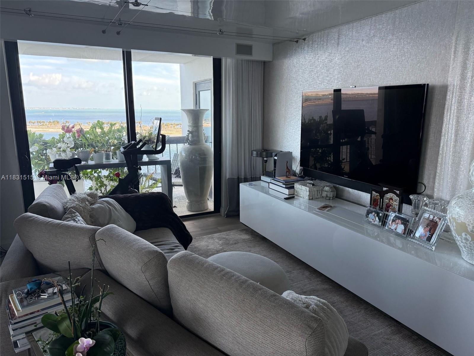 2333 Brickell Ave #901, Miami FL 33129