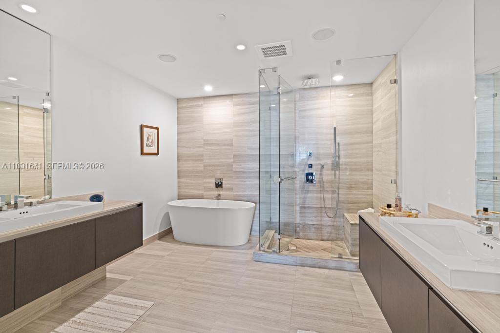 3250 NE 188th St #904, Aventura FL 33180