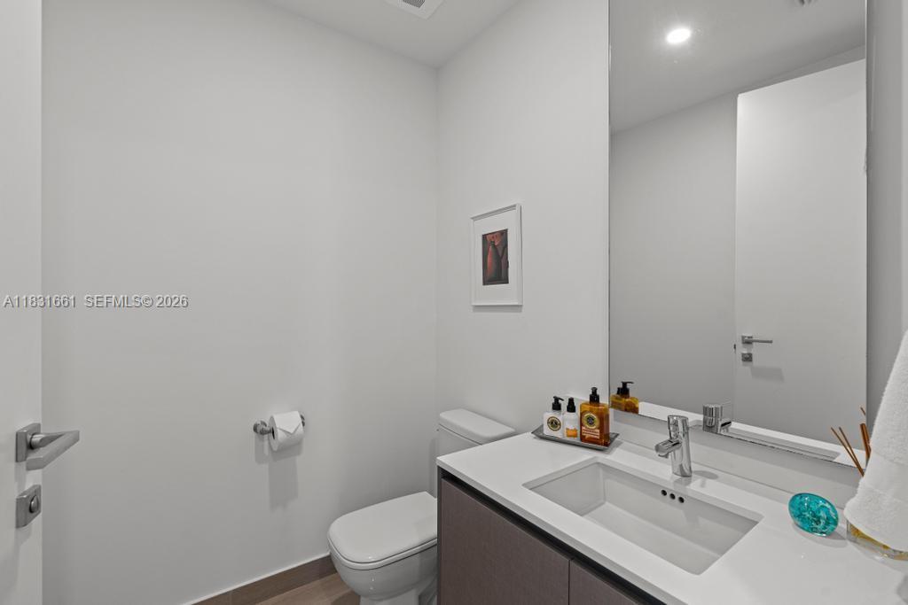3250 NE 188th St #904, Aventura FL 33180
