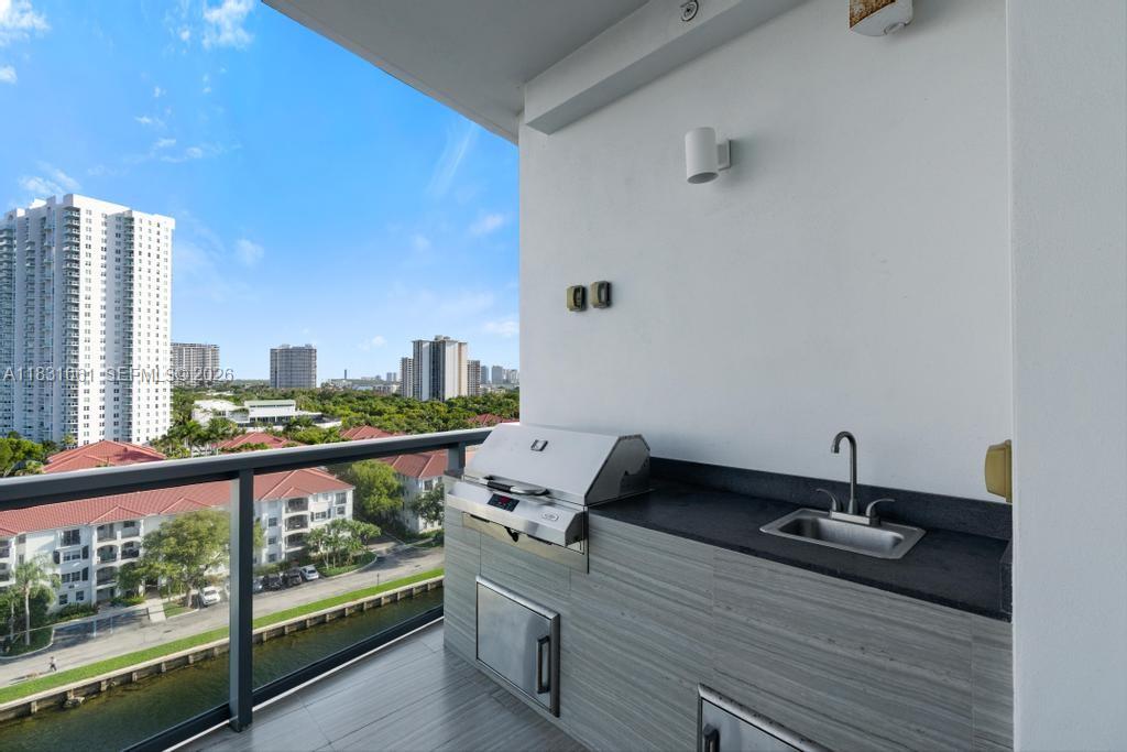 3250 NE 188th St #904, Aventura FL 33180
