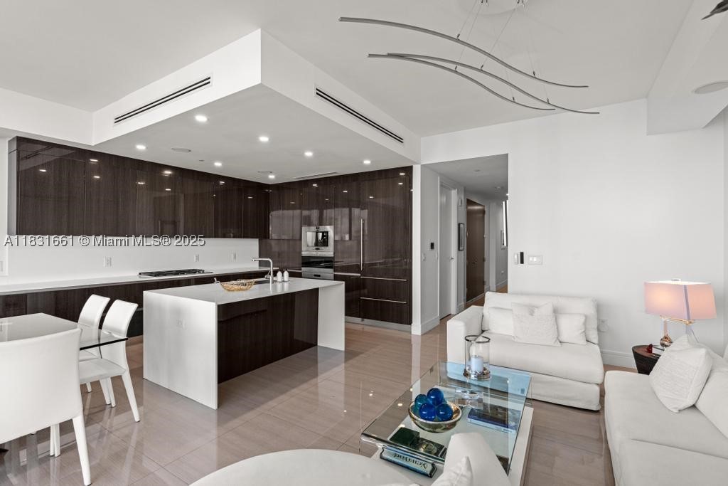 3250 NE 188th St #904, Aventura FL 33180