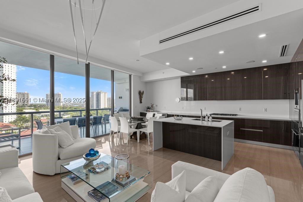 3250 NE 188th St #904, Aventura FL 33180