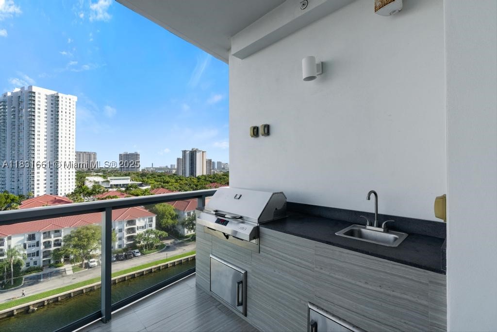 3250 NE 188th St #904, Aventura FL 33180