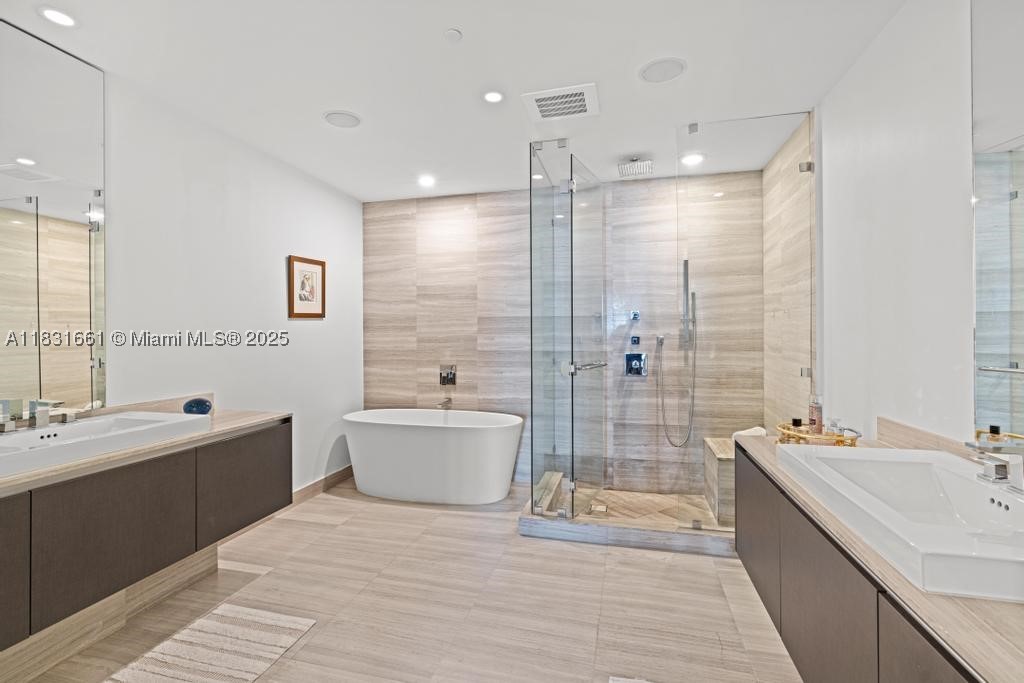 3250 NE 188th St #904, Aventura FL 33180