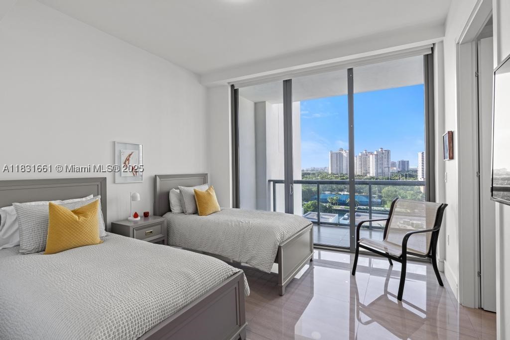 3250 NE 188th St #904, Aventura FL 33180
