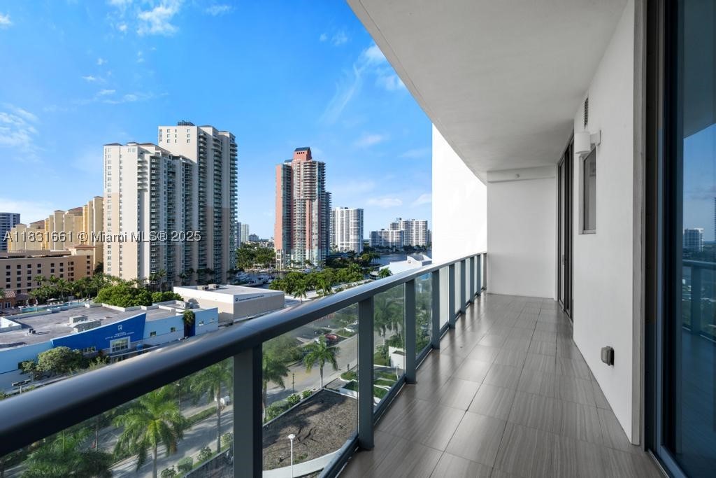 3250 NE 188th St #904, Aventura FL 33180