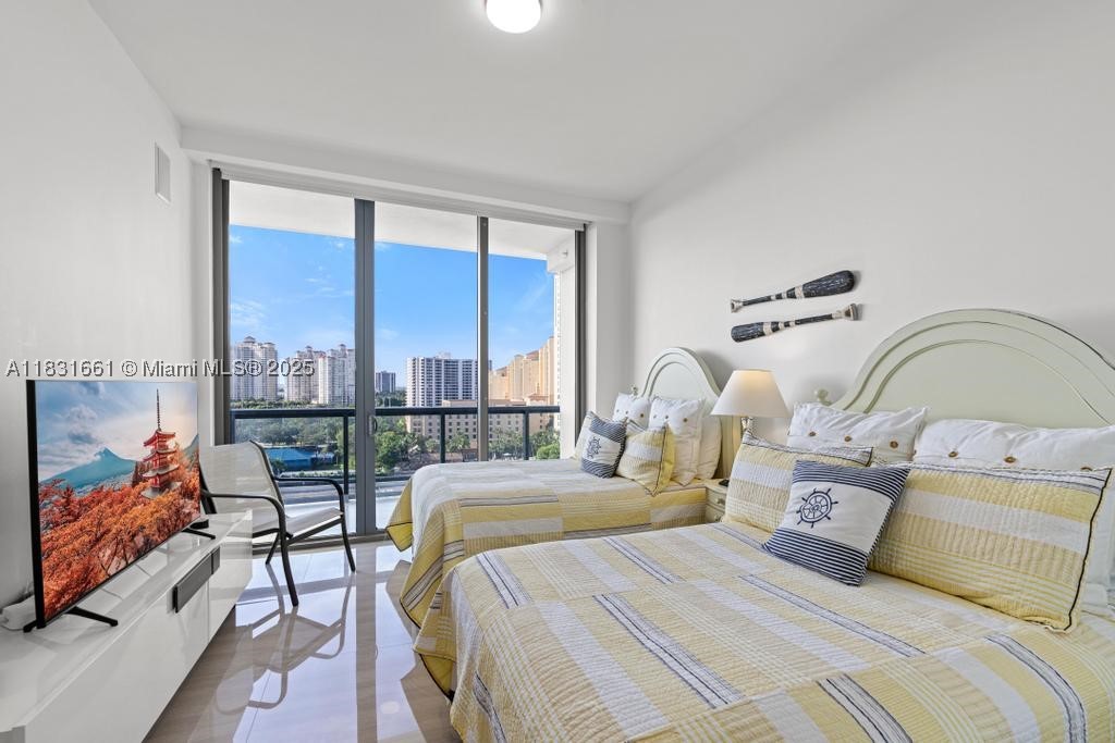 3250 NE 188th St #904, Aventura FL 33180