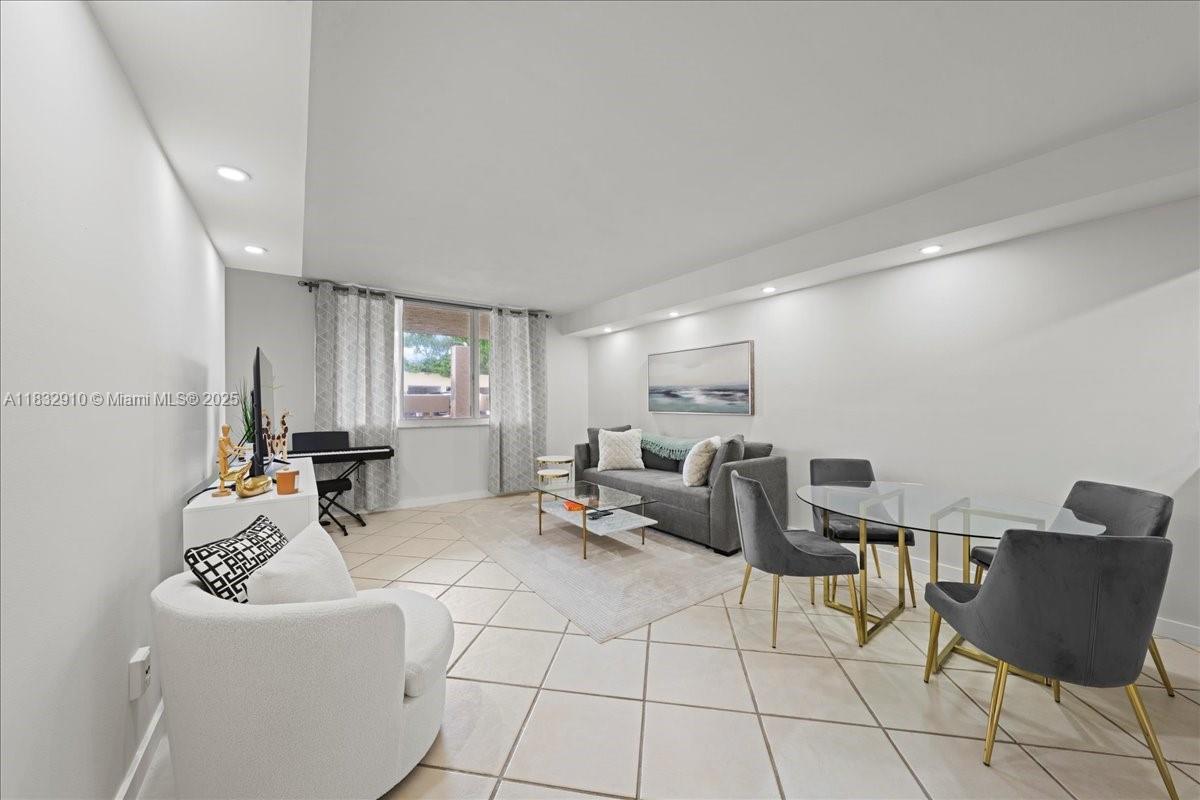 540 Brickell Key Dr #412, Miami FL 33131