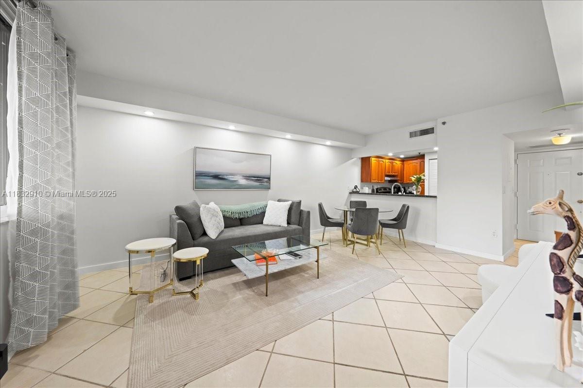 540 Brickell Key Dr #412, Miami FL 33131