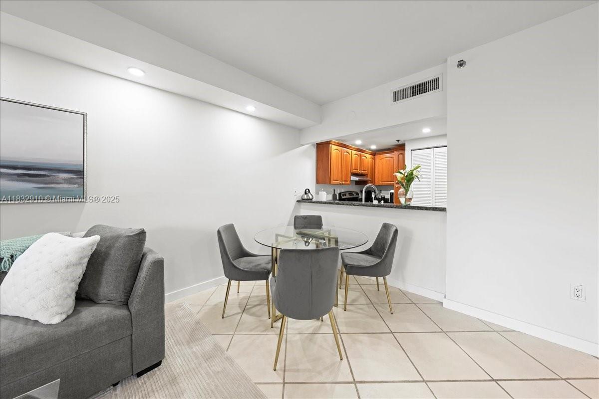 540 Brickell Key Dr #412, Miami FL 33131