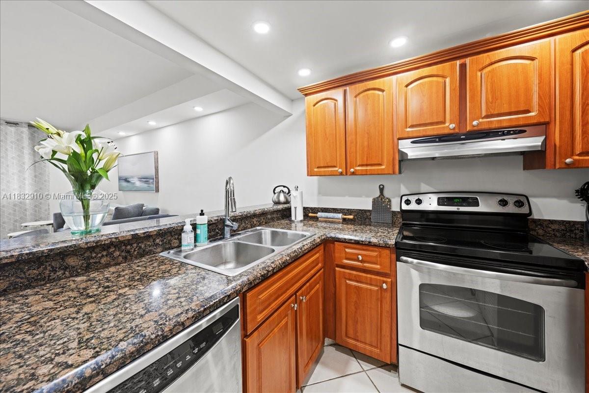 540 Brickell Key Dr #412, Miami FL 33131