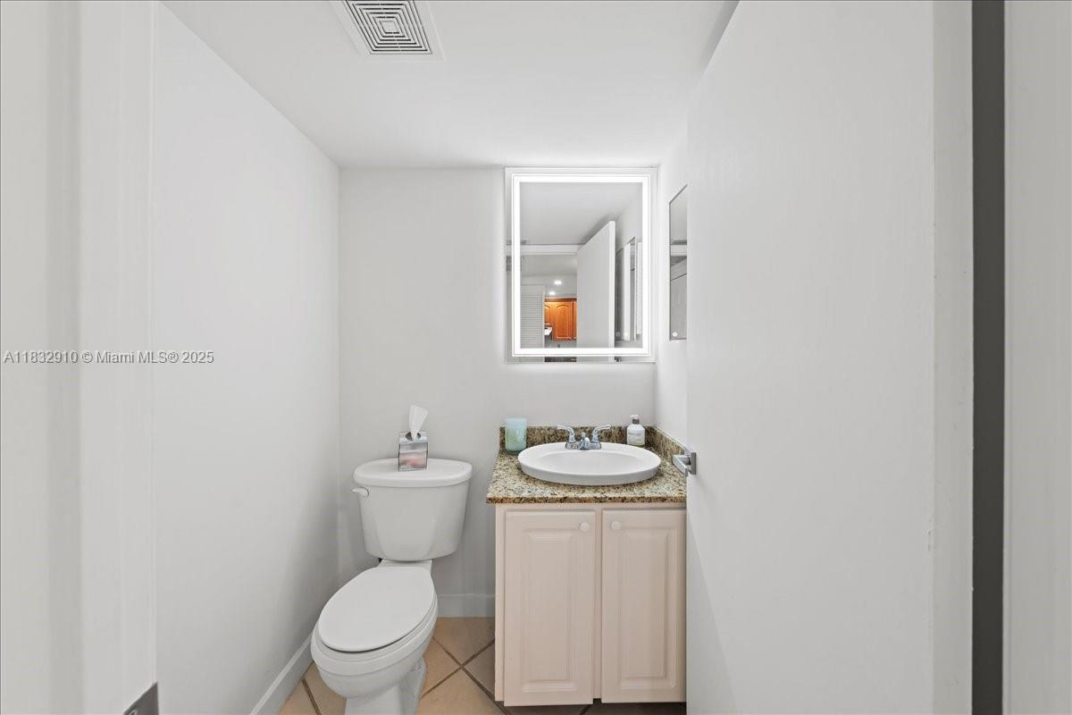 540 Brickell Key Dr #412, Miami FL 33131