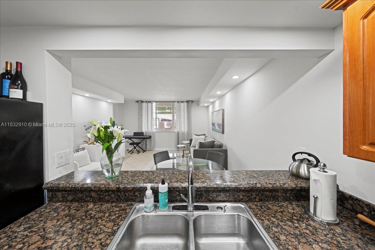 540 Brickell Key Dr #412, Miami FL 33131