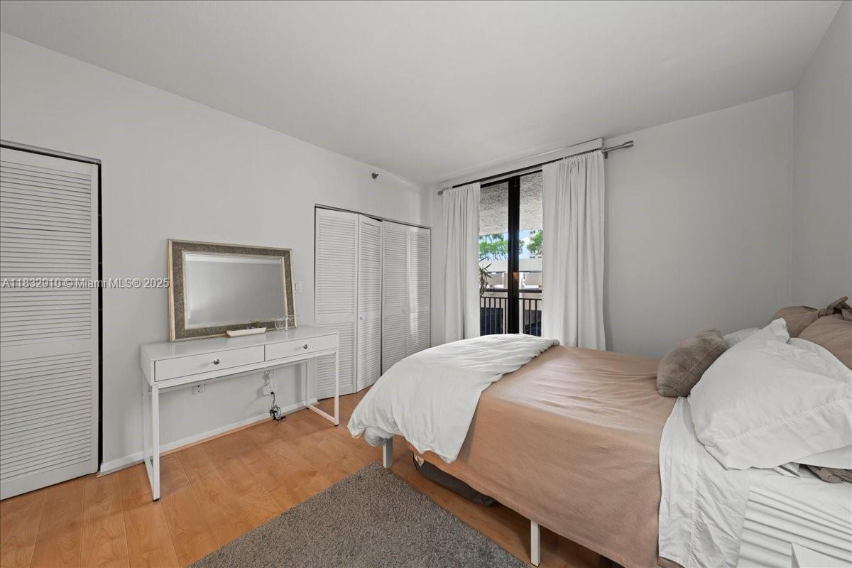 540 Brickell Key Dr #412, Miami FL 33131