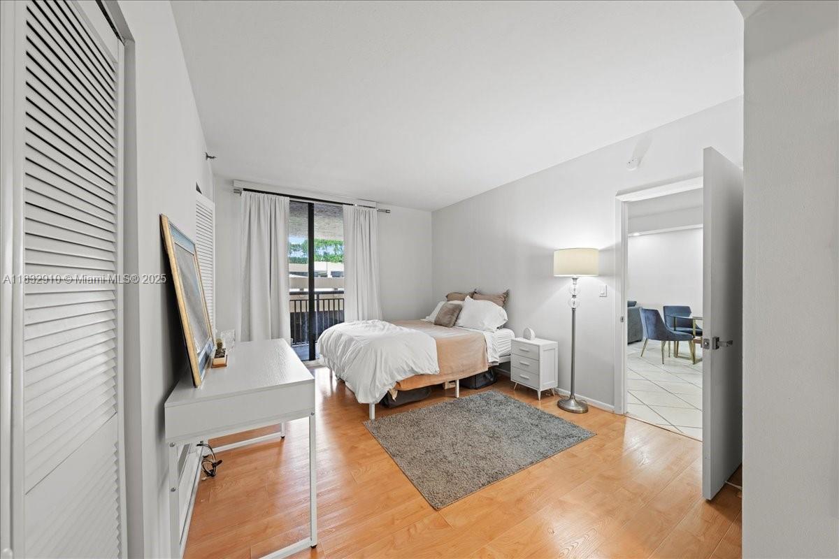 540 Brickell Key Dr #412, Miami FL 33131