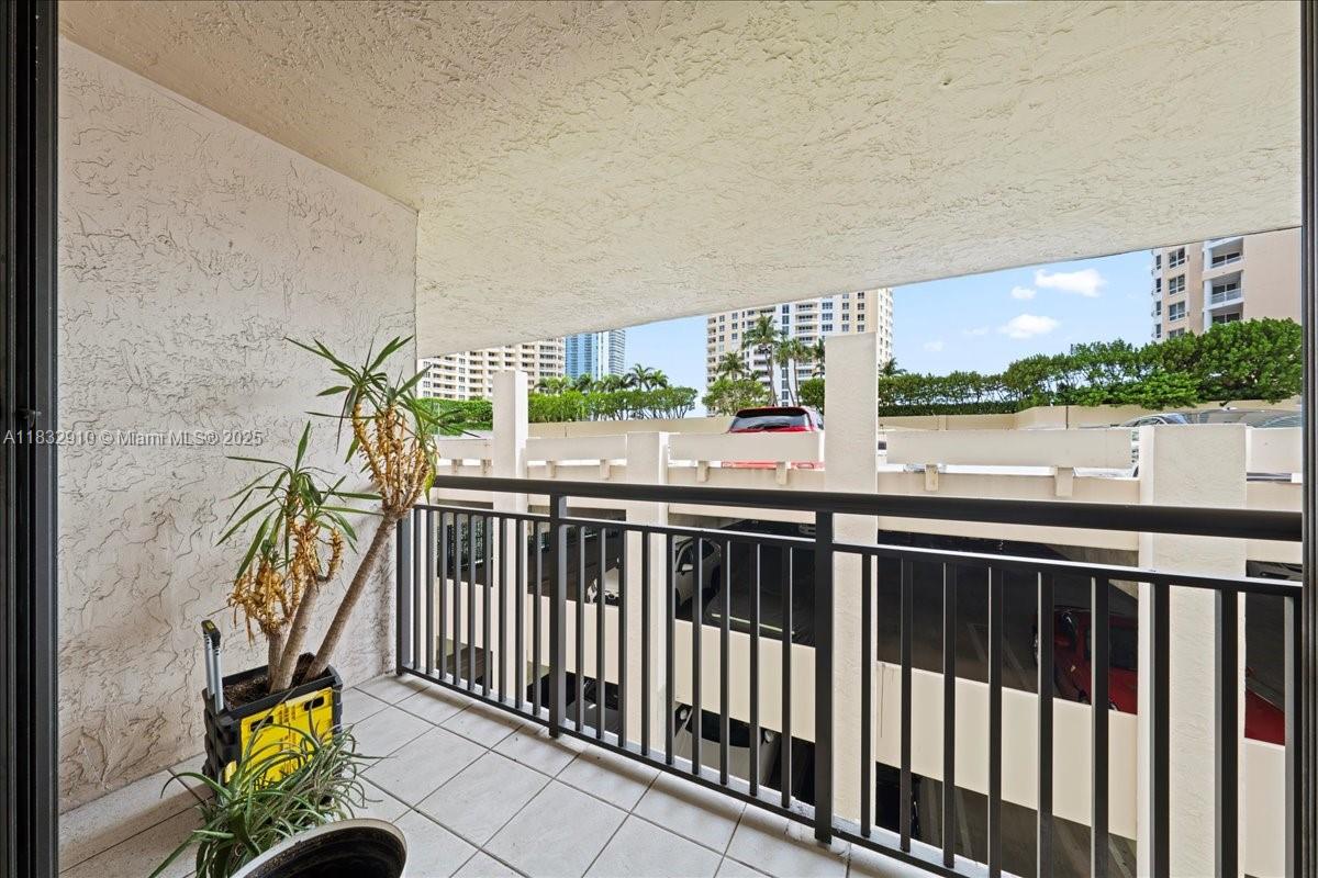 540 Brickell Key Dr #412, Miami FL 33131