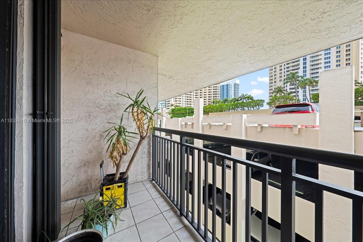 540 Brickell Key Dr #412, Miami FL 33131