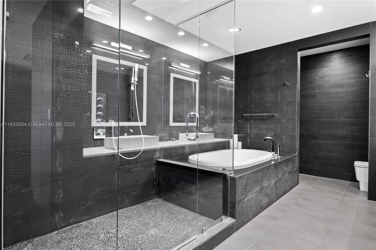 1425 Brickell Ave #42E, Miami FL 33131