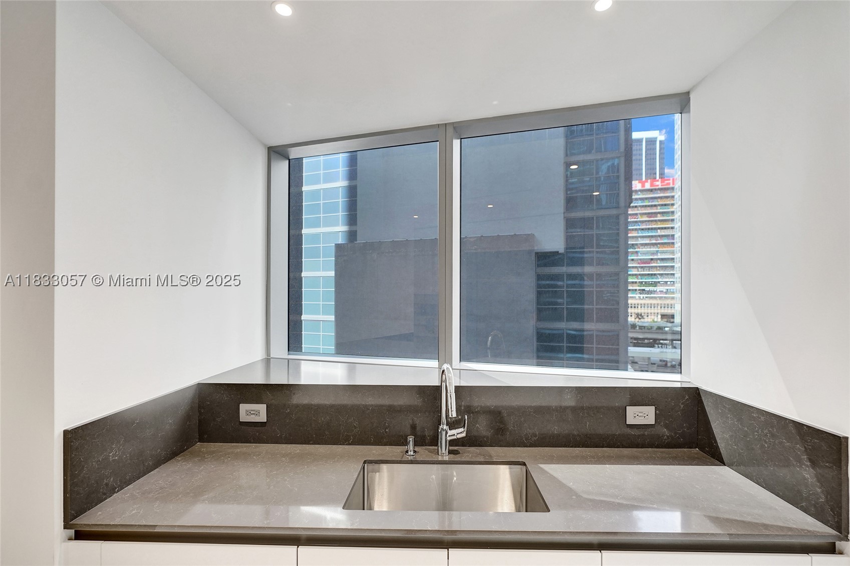 300 Biscayne Boulevard Way #505C, Miami FL 33131
