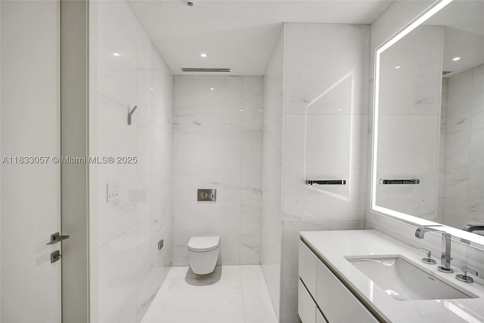300 Biscayne Boulevard Way #505C, Miami FL 33131