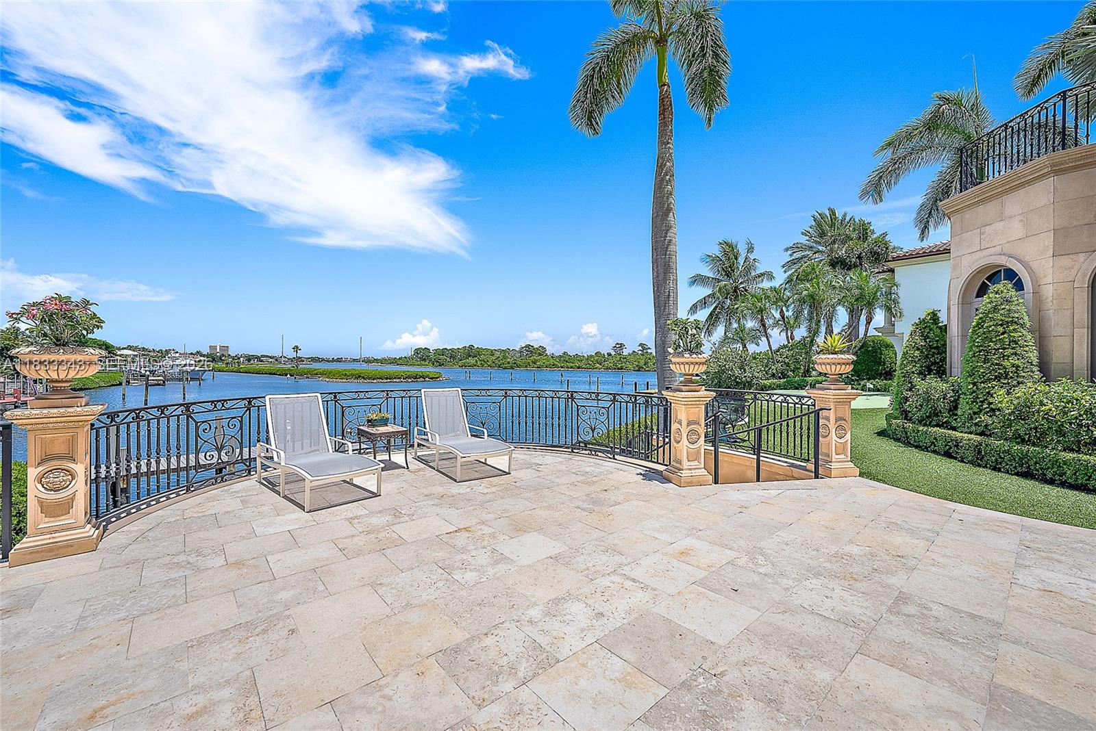 209 Commodore Dr, Jupiter FL 33477